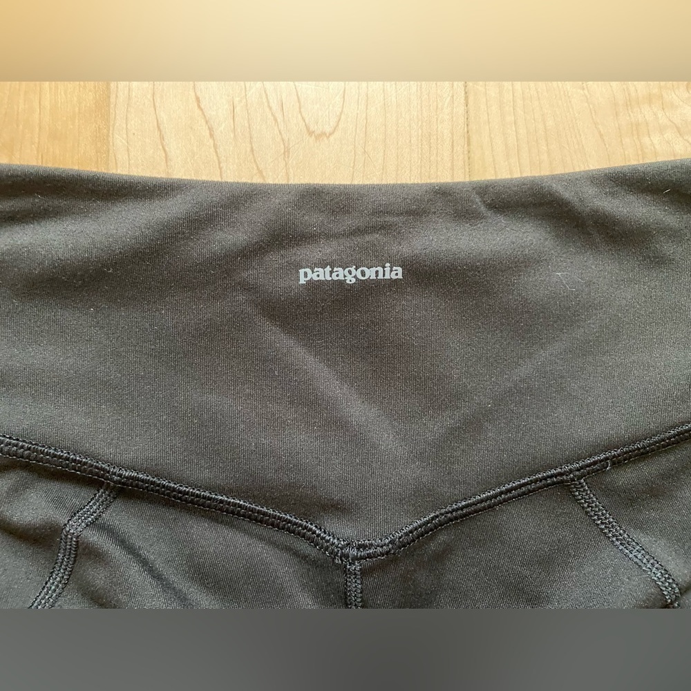 Women’s Patagonia Centered Tights in black XS - Picture 9 of 12